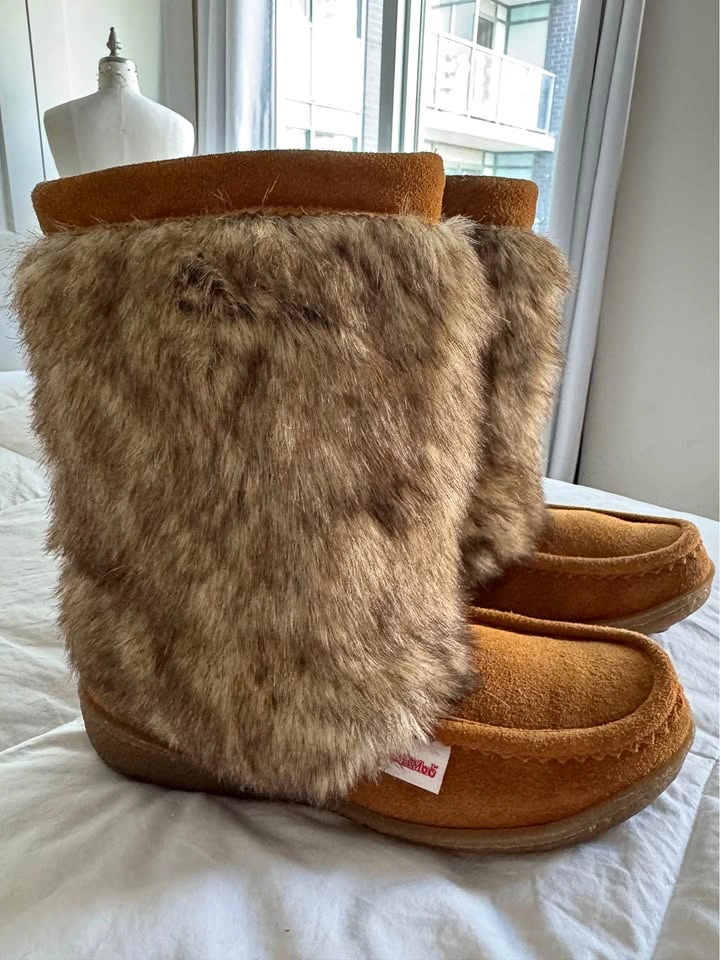 Brand New SoftMoc Winter Boots Size 8