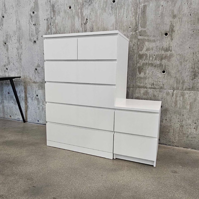 Delivery Available: Matching Dresser and Nightstand