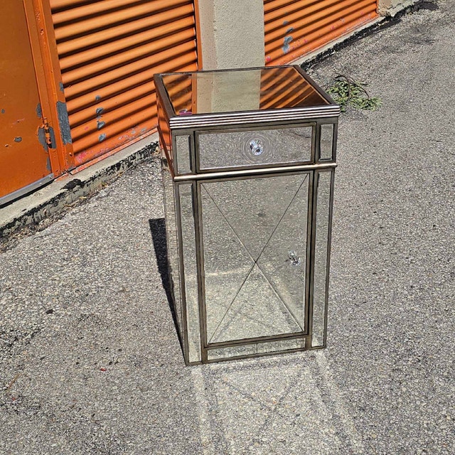 Delivery Available: 1 Large Glossy Nightstand - photo 2