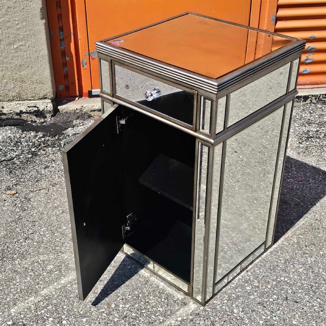 Delivery Available: 1 Large Glossy Nightstand - photo 3