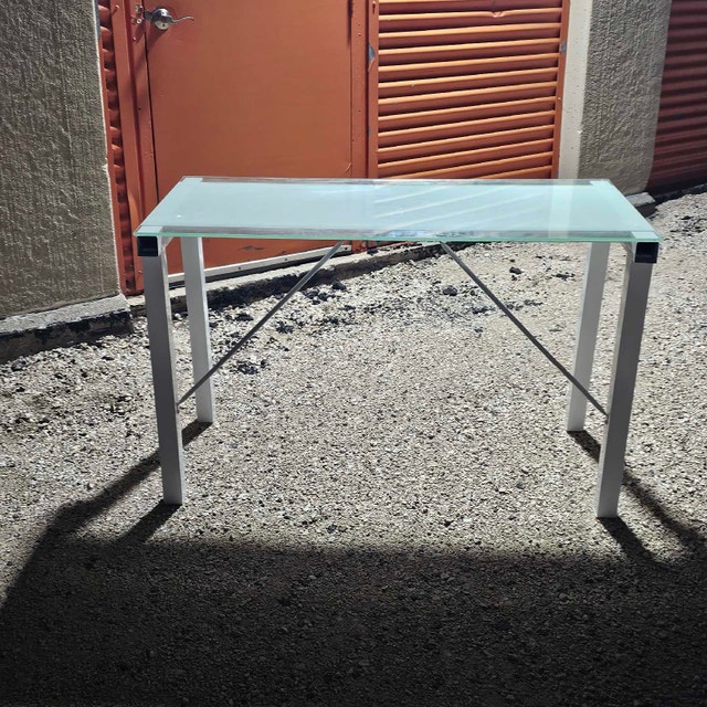 Delivery Available: Glass Table for sale - photo 2