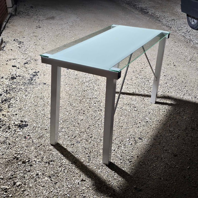 Delivery Available: Glass Table for sale - photo 3