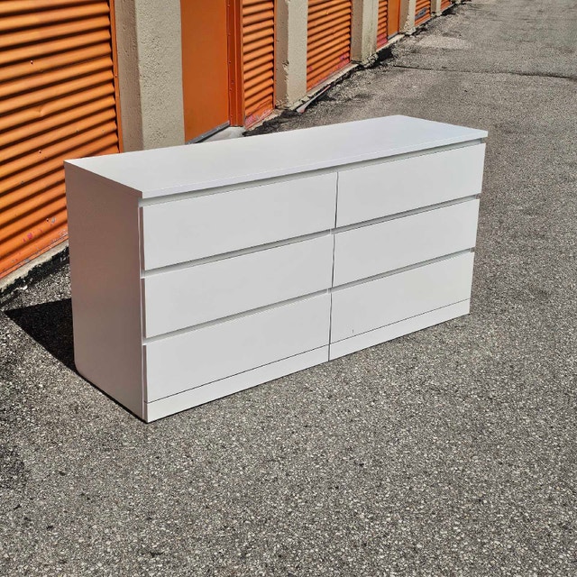 Delivery Available: Large malm Dresser 6 drawers