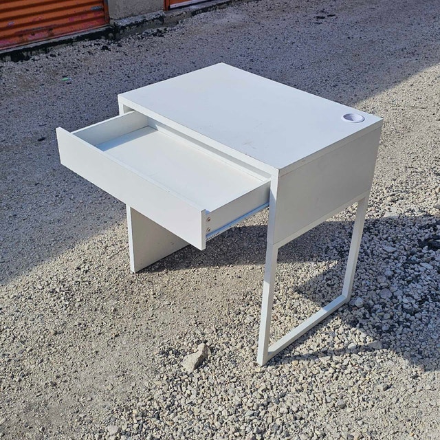 Delivery Available: Study Table for sale