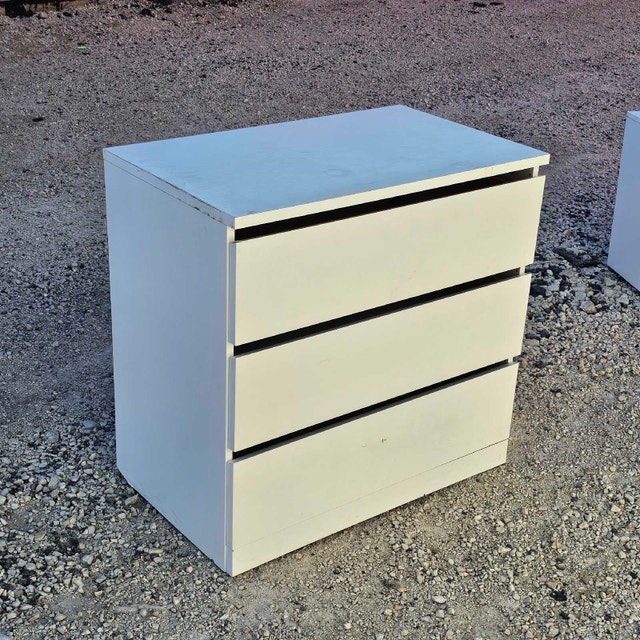 Dresser Chest of 3 drawers