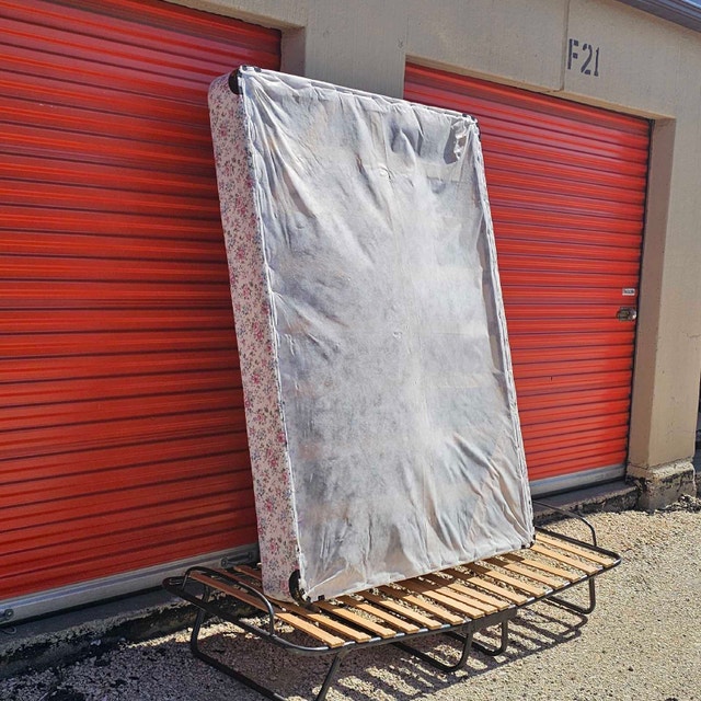 Double/Full Size box Spring Available - photo 3