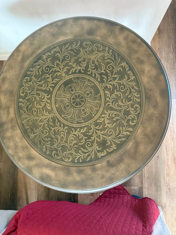 Decorative Round Accent Table – Ornate Design - photo 4