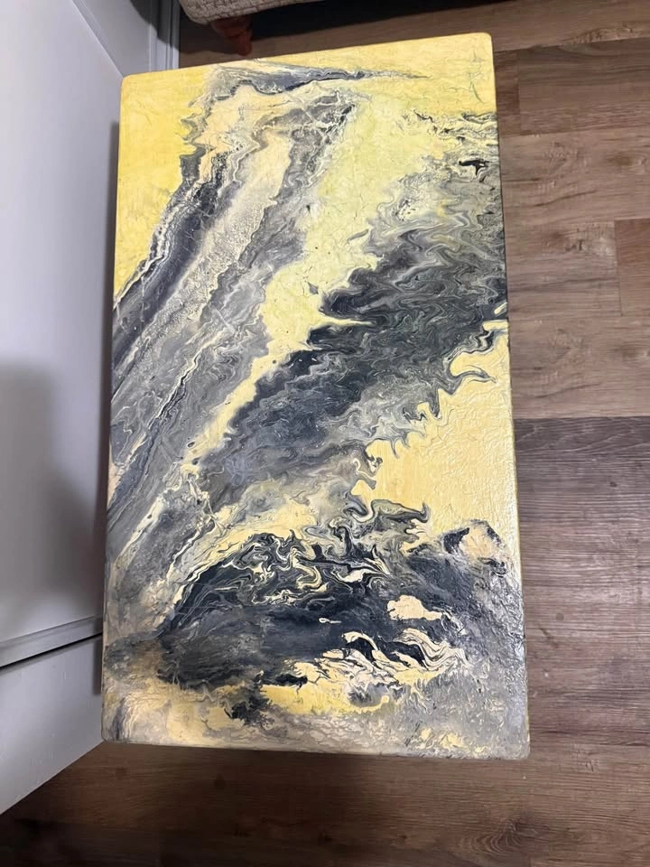 Unique Marbled Accent / Coffee Table - photo 3