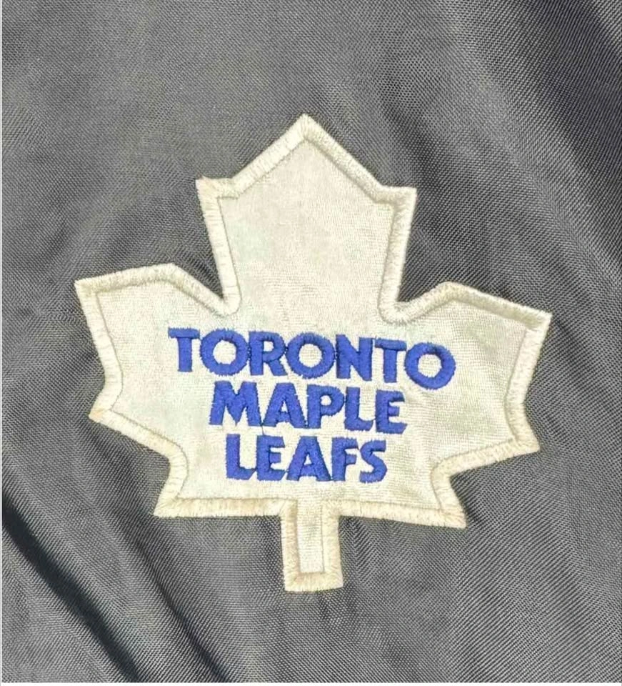 Vintage 90s Toronto Maple Leafs Pro Player NHL Puffer Jacket - photo 3