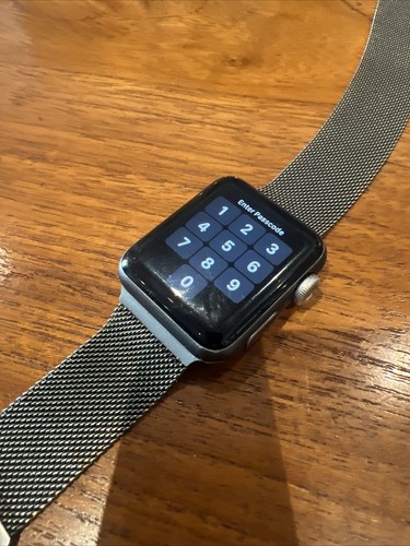 Apple Watch Series 3 - 38MM With Metal Band - photo 2