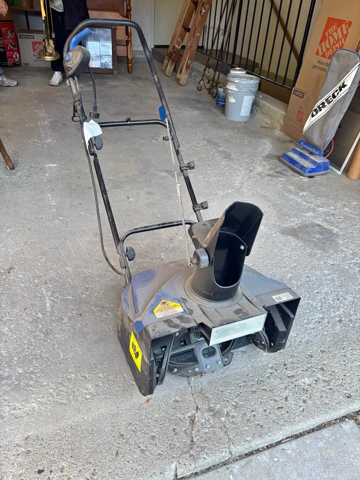 Electric Snow Thrower