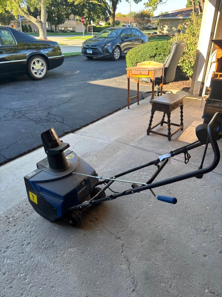 Electric Snow Thrower - photo 3