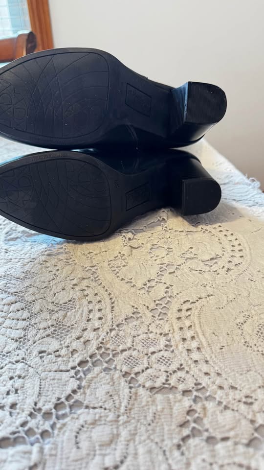 Botas de mujer con cierre talla 8W ( usada como nueva) - photo 3