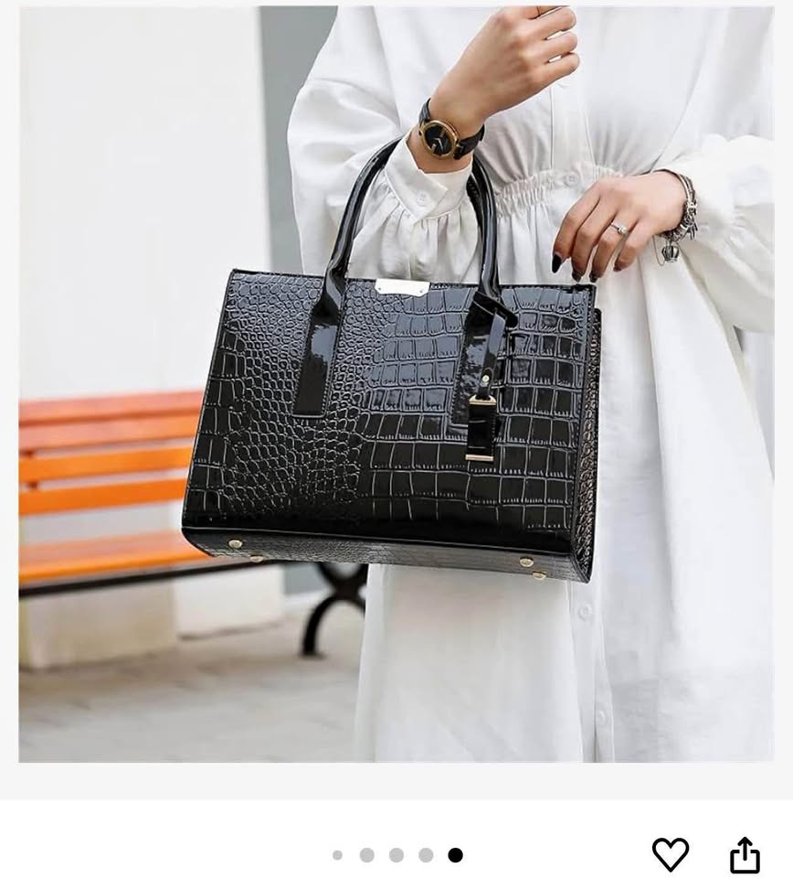 Bolsa negra estilo piel de cocodrilo sintético ( usada 1 vez )