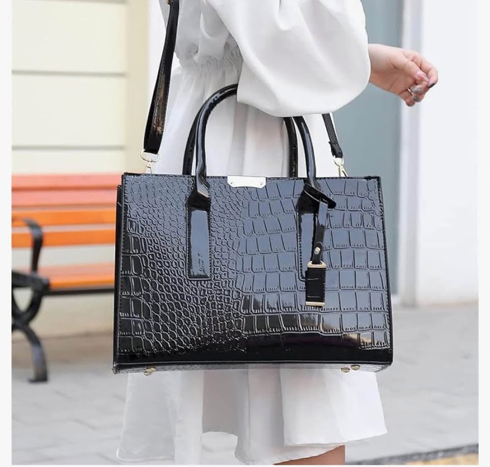 Bolsa negra estilo piel de cocodrilo sintético ( usada 1 vez ) - photo 2
