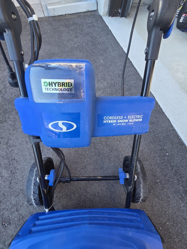 Snow Joe iON Hybrid Snow Blower