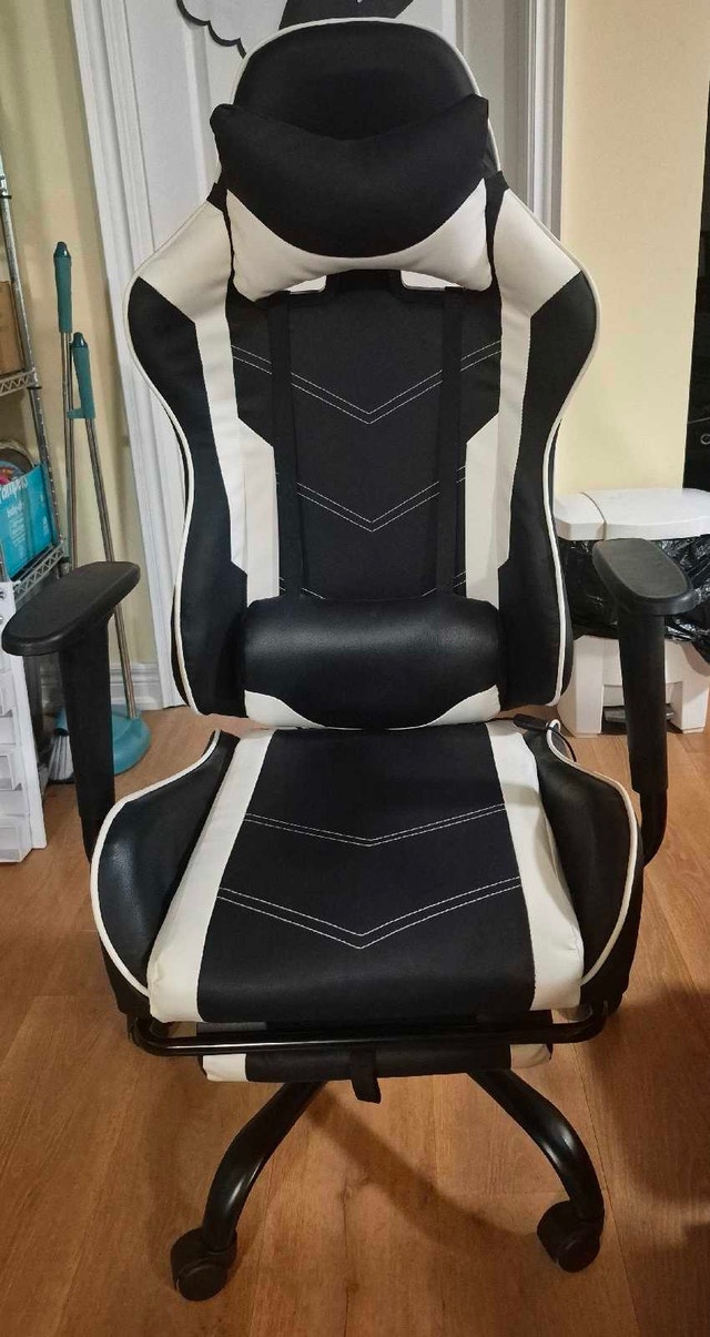 Black and White Gaming Chair with Footrest - photo 2
