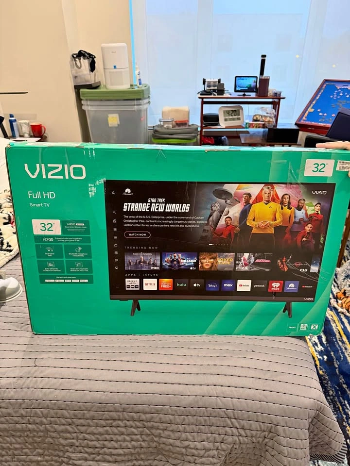 VIZIO 32-inch Full HD 1080p Smart TV with DTS