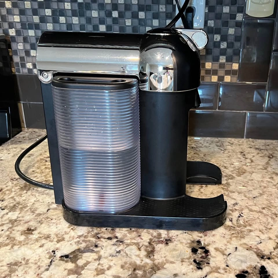 Nespresso Vertuo Coffee and Espresso Machine by Breville (Chrome - photo 5