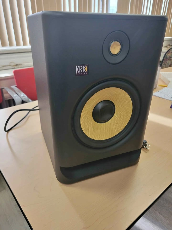 ROKIT 8 Generation 4 Powered Studio Monitor