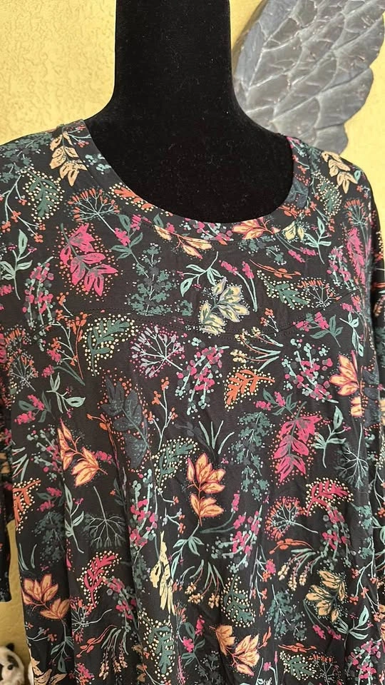 Penningtons Floral Tee Shirt - photo 3