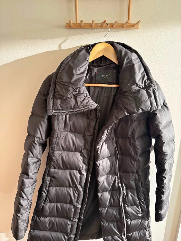 Esprit Collection Women’s Black Puffer Coat – US 4 / UK 8