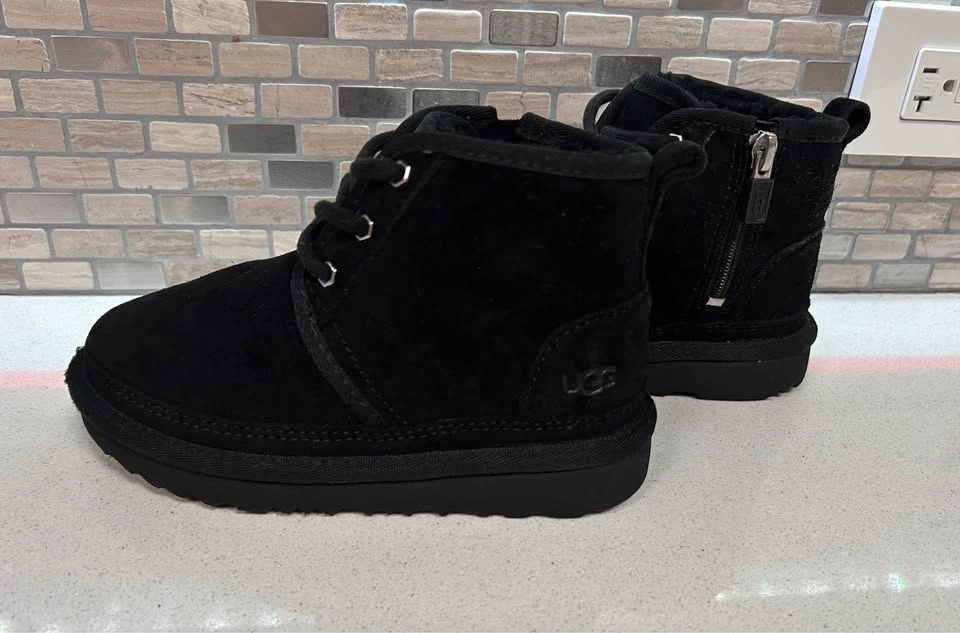 UGG Neumel II toddler size 11 - photo 4