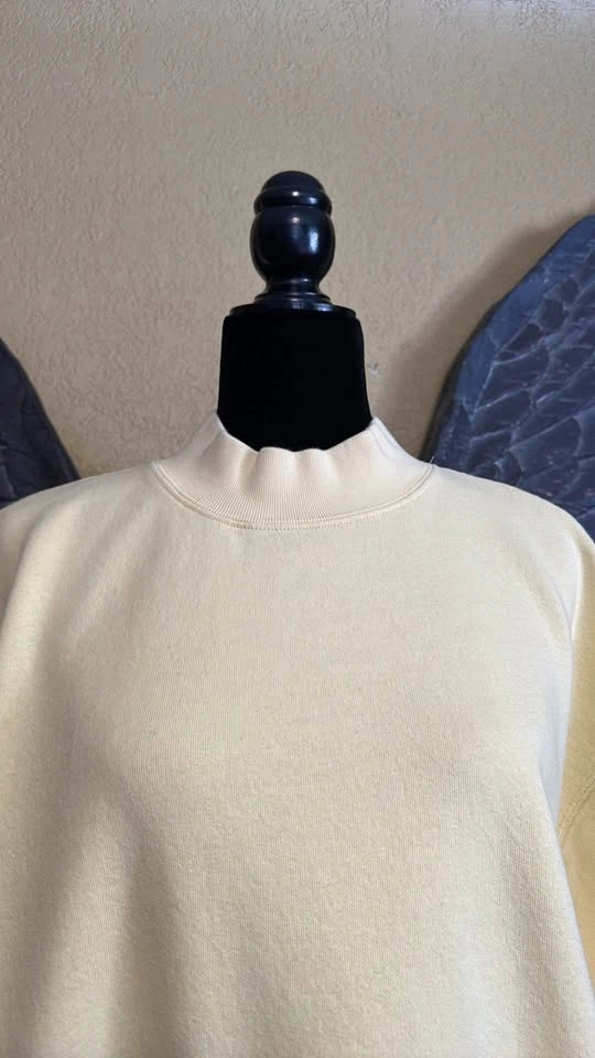 Preloved mock neck pull over sweater - photo 3