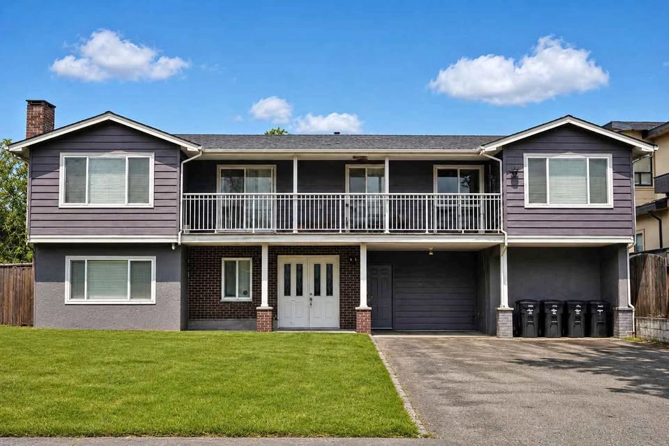 3 Beds 1.5 Baths - House