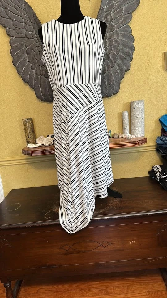 Banana Republic Striped Dress - photo 2