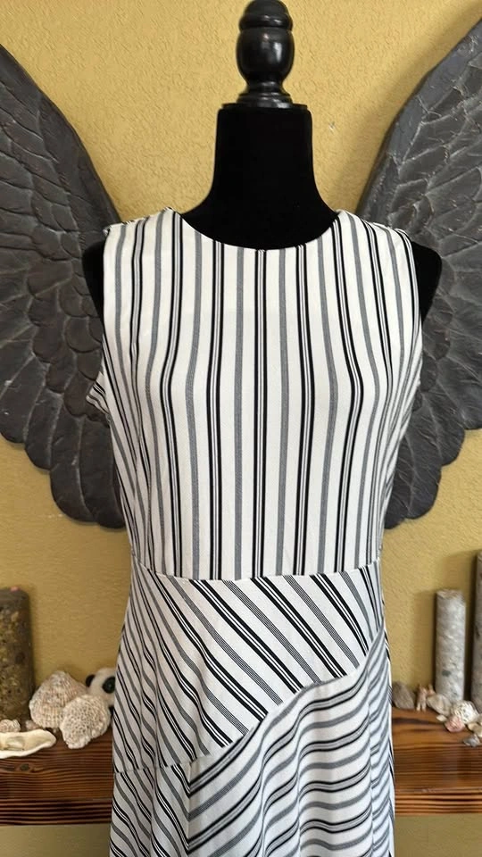 Banana Republic Striped Dress - photo 3