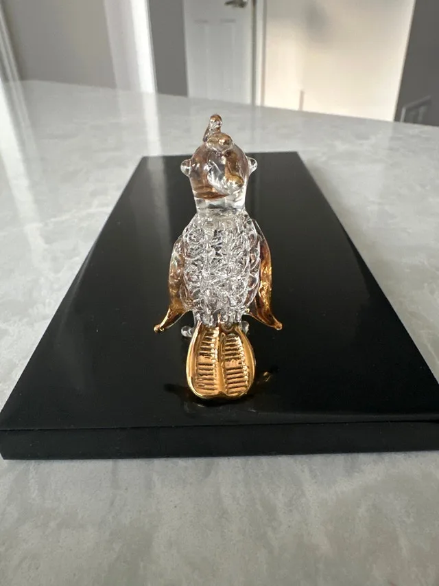 Miniature glass cockatoo parrot figurine - photo 4