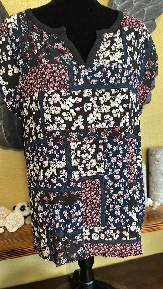 Reitman’s Floral Tee Shirt - photo 2
