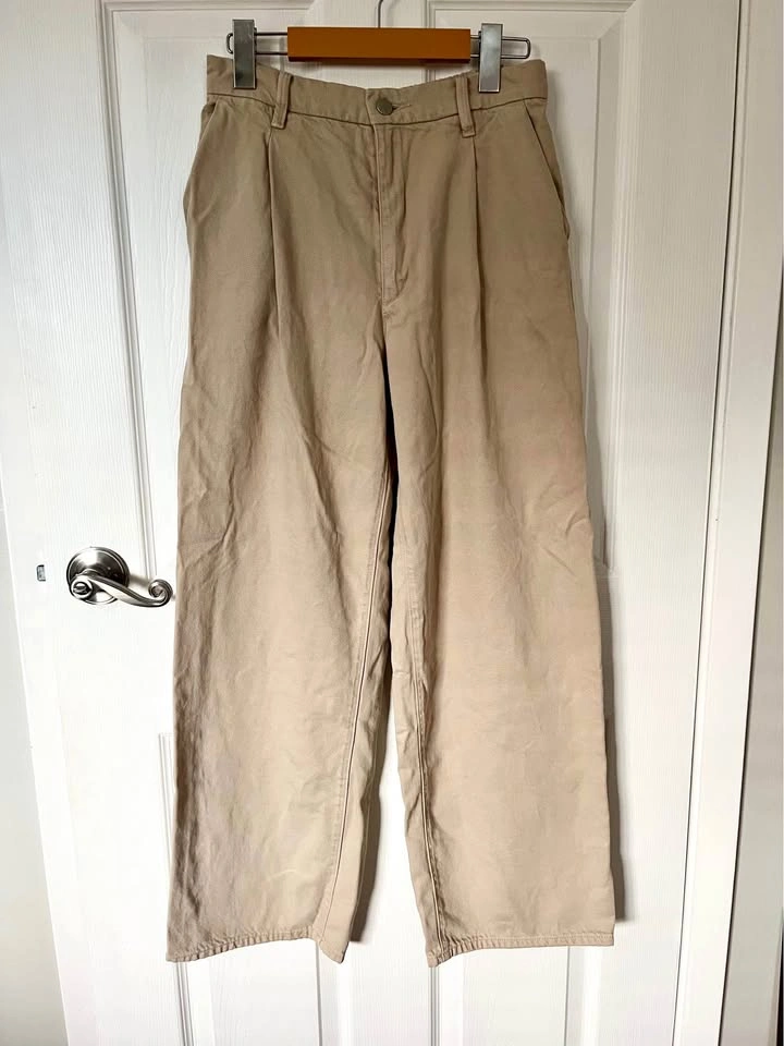 Uniqlo High-Waisted Pleated Wide-Leg Pants (Beige) - Size Small