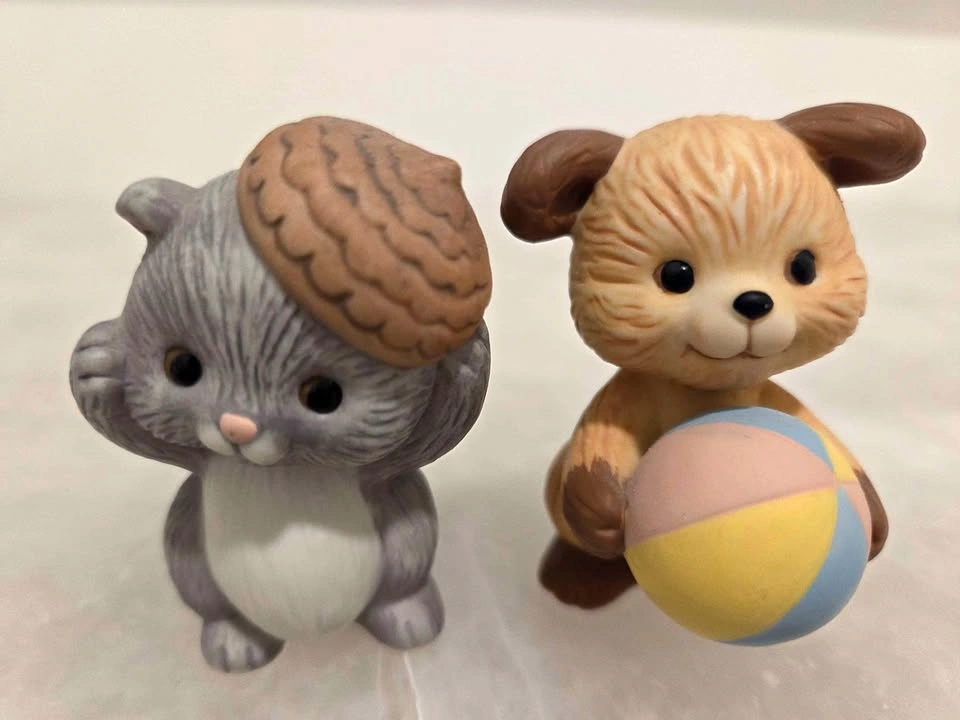 Vintage 1992 Avon Best Buddies Porcelain Figurines - 2pc Set