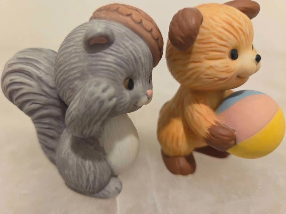 Vintage 1992 Avon Best Buddies Porcelain Figurines - 2pc Set - photo 4