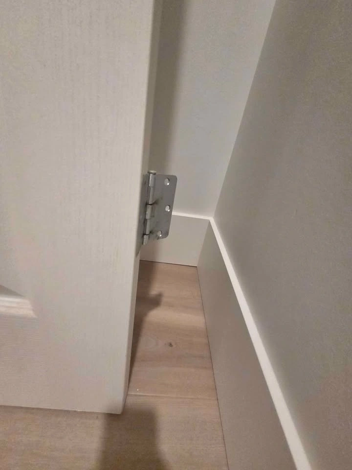 White 3-panel hollow core interior door with hardware included - photo 3