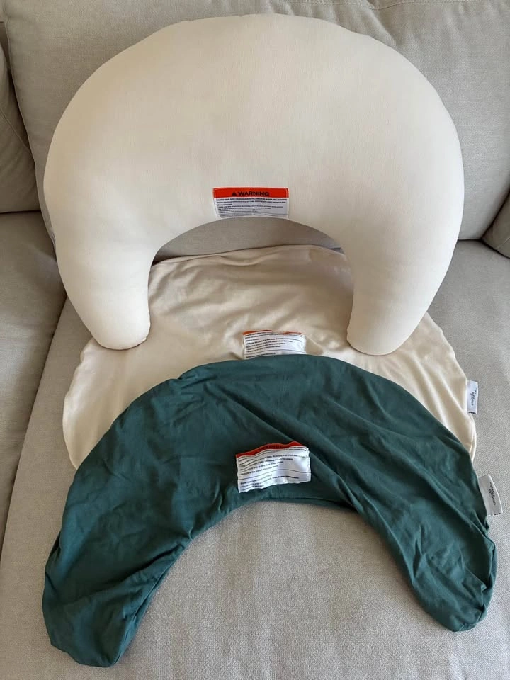 Snuggle Me Organic Feeding Support Pillow + 2 Covers – Like New