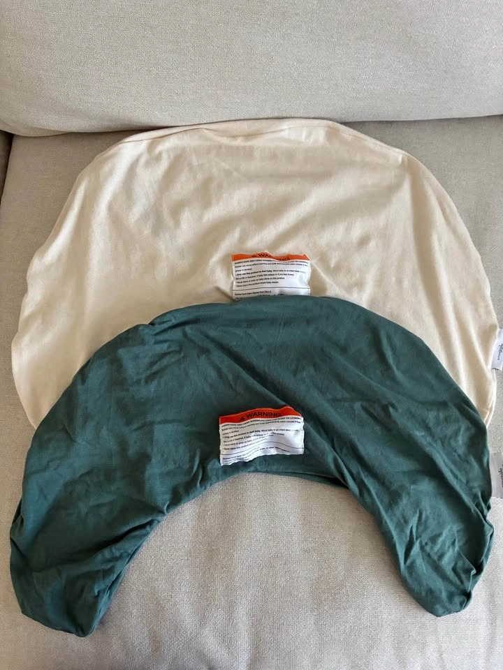 Snuggle Me Organic Feeding Support Pillow + 2 Covers – Like New - photo 2