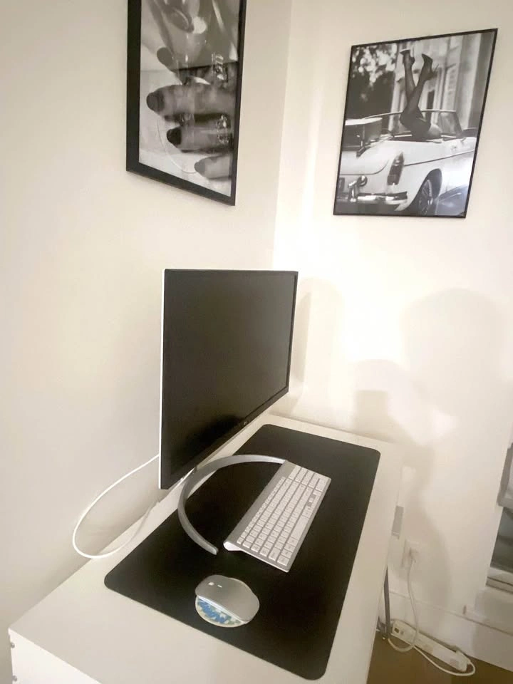 LG UltraFine 27" 4K Monitor – USB-C, White (27UP550N) - photo 2