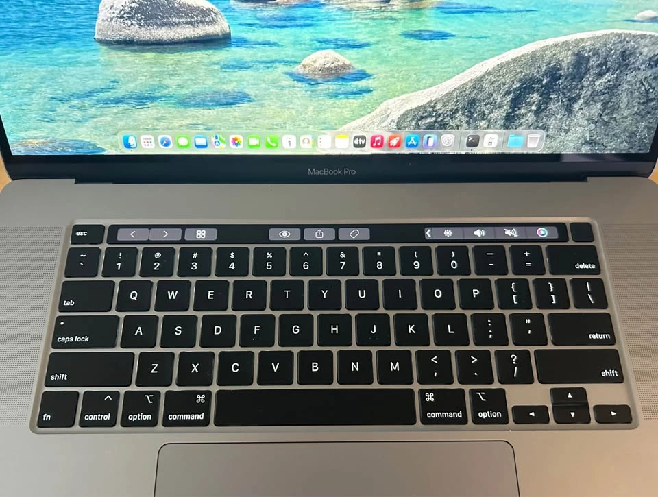 Perfect condition 16” MB Pro with touchbar! - photo 2