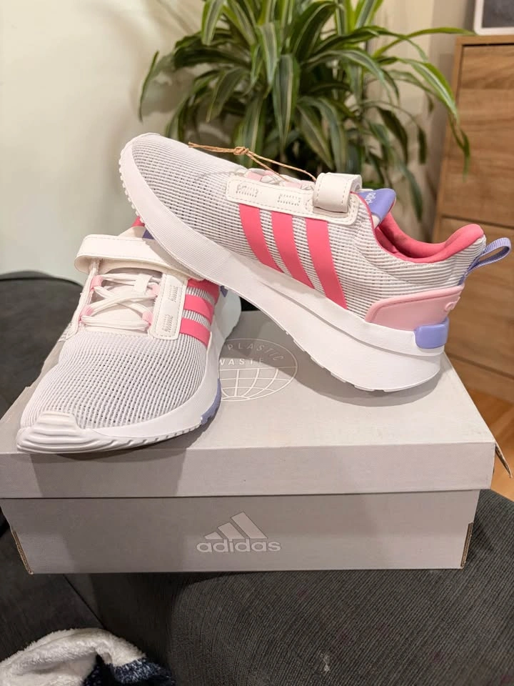 Brand new Adidas Racer TR21 C Kids Shoes Size 1 - photo 2