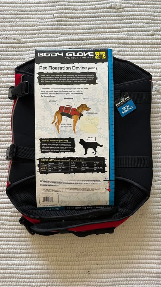 Pet floatation device medium - photo 2