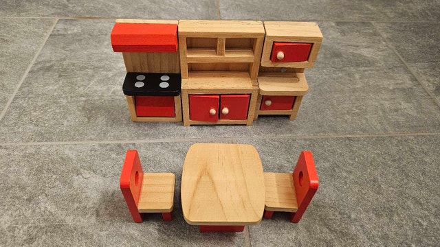 Wooden Dolls House Kitchen & Dining Furniture Set