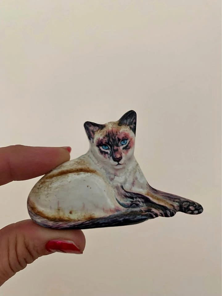 Vintage Cat Magnet (Free with purchase!)