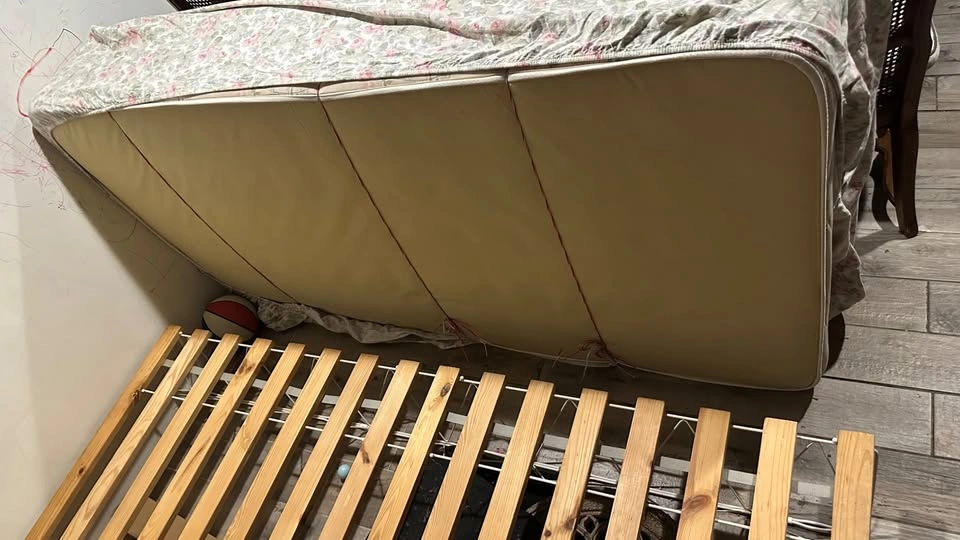 Twin size mattress and wood box frame - photo 3