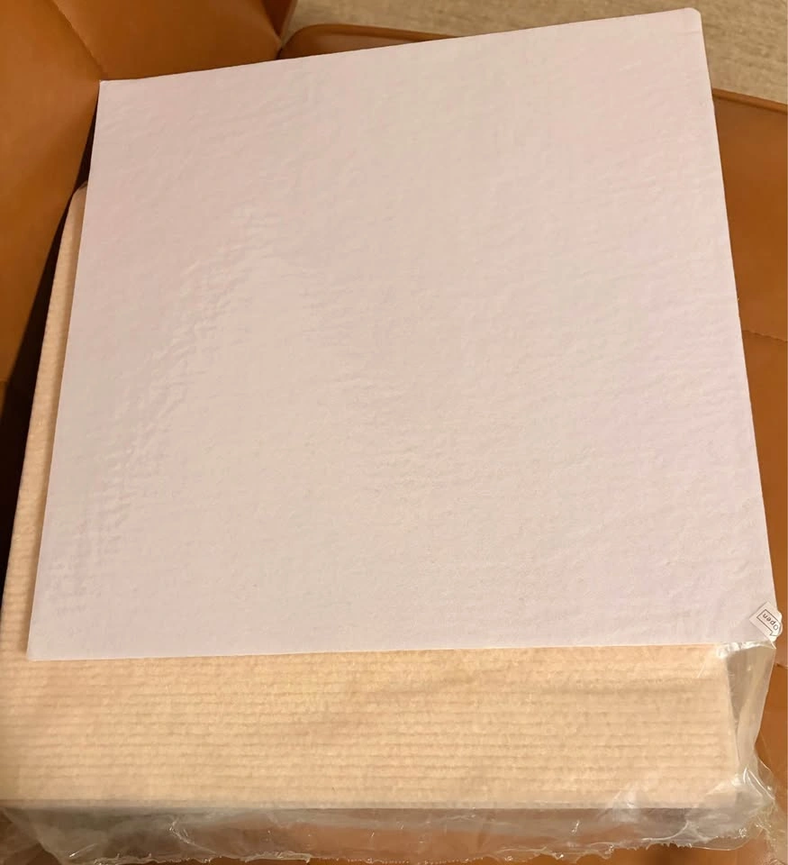 New 12x12 inch peel and stick home carpet tiles (18 count) - photo 3