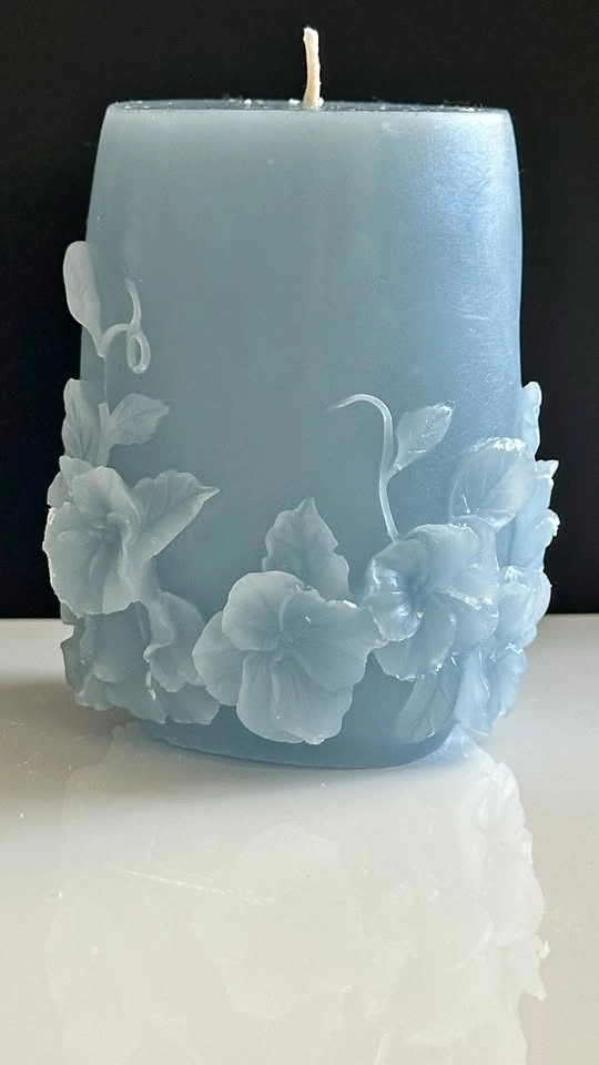 HANDMADE FLORAL DESIGN CANDLES