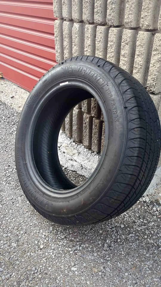 Michelin Defender - 185/65R15 - Single