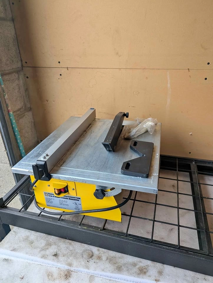 Diamond Wheel Benchmount Saw - Powerfist (3 Blades)